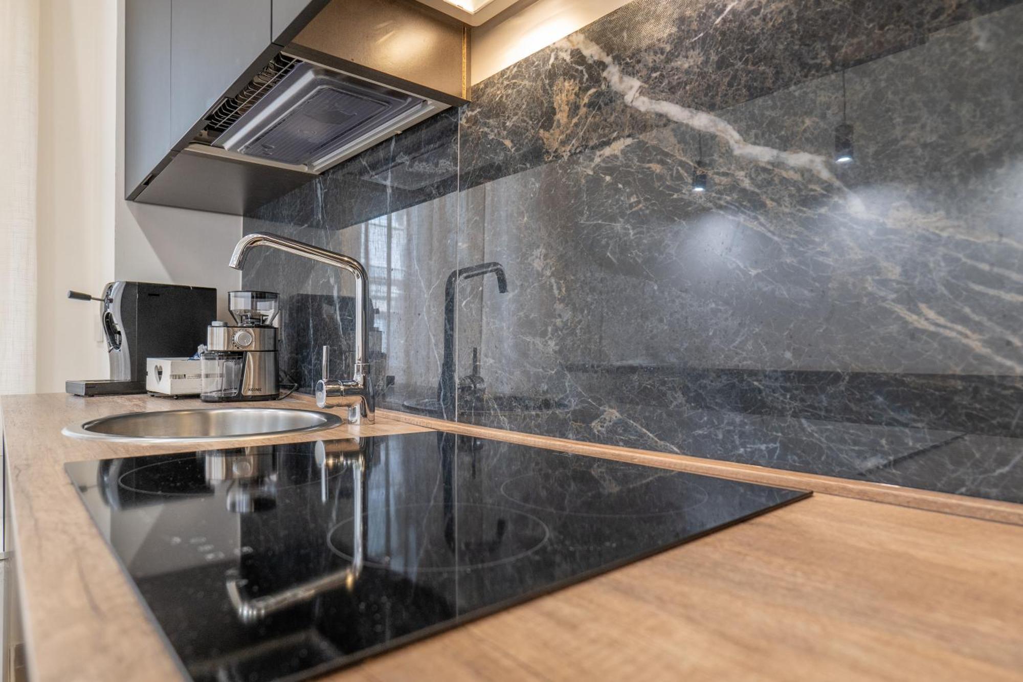 Апартаменты Three Moons Boutique House/Calypso Салерно Экстерьер фото